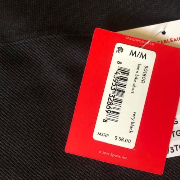 NWT SPANX LOOK AT ME NOW Seamless Bike Shorts Blk - Picture 4 of 4